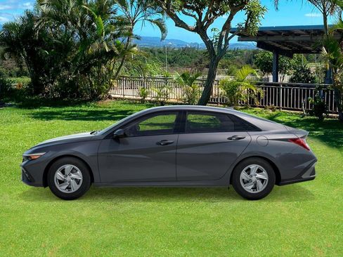 New 2026 Hyundai Elantra SE image 3