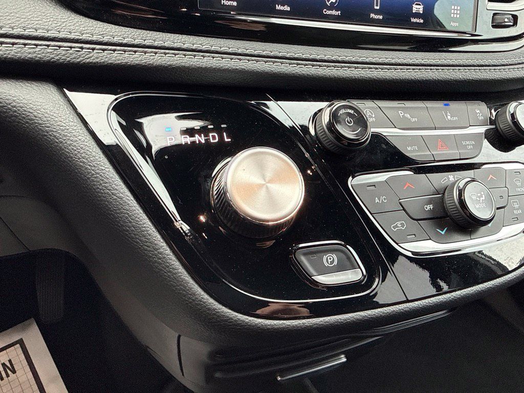 New 2026 Chrysler Pacifica Select AWD/4WD image 36