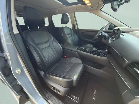 Used 2021 Nissan Rogue Platinum FWD image 23