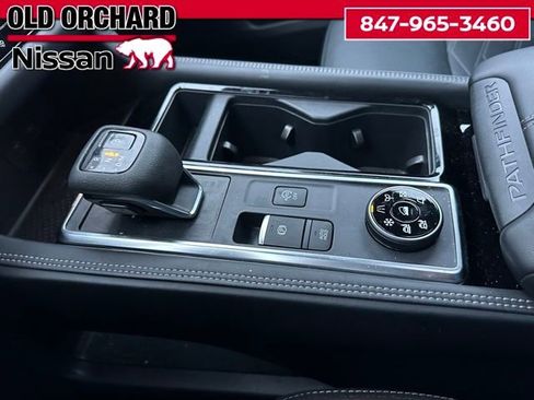 Used 2023 Nissan Pathfinder Platinum image 13