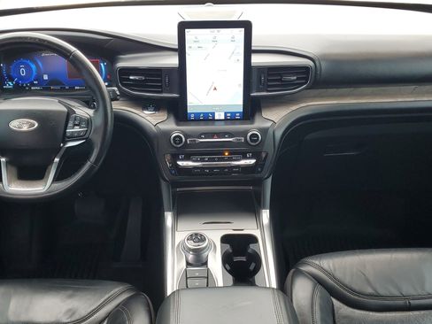 Used 2020 Ford Explorer Platinum w/ Premium Technology Package image 17