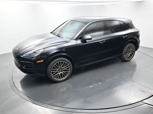 Certified 2023 Porsche Cayenne S Platinum AWD/4WD image 32