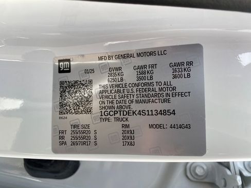 Used 2025 Chevrolet Colorado Z71 w/ Z71 Convenience Package 2 AWD/4WD image 30