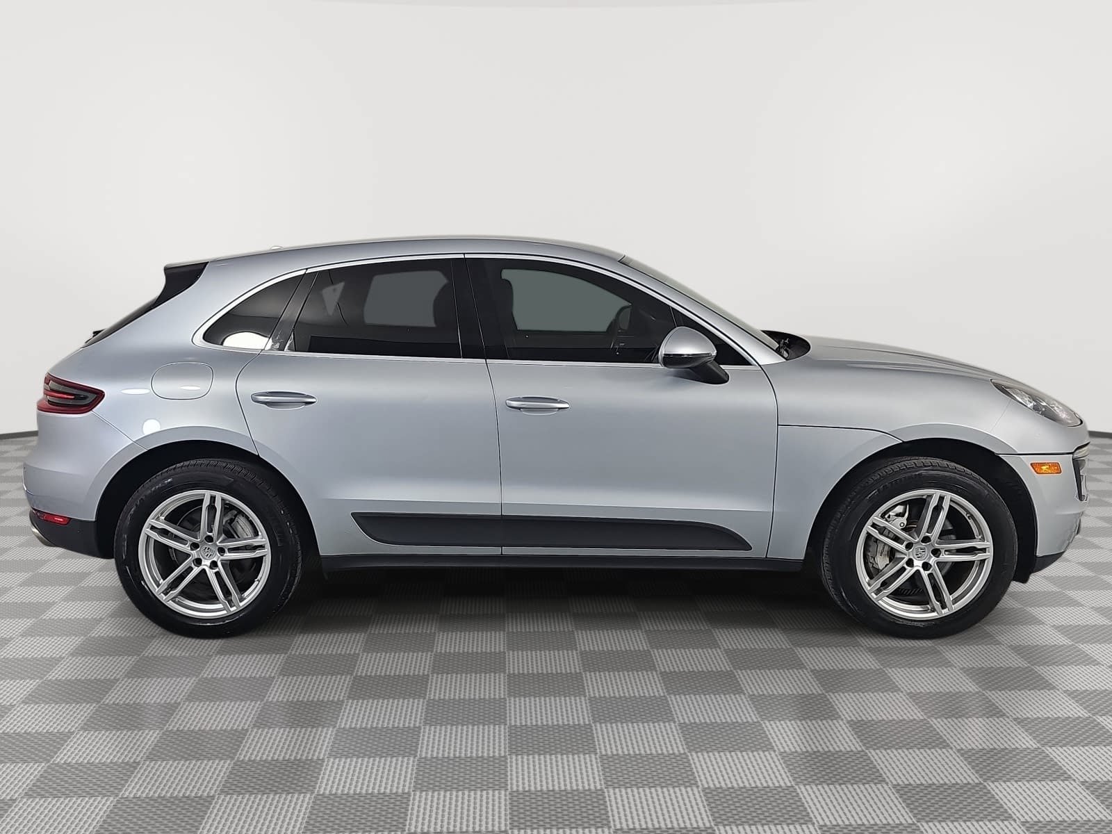 Used 2017 Porsche Macan S AWD/4WD image 9