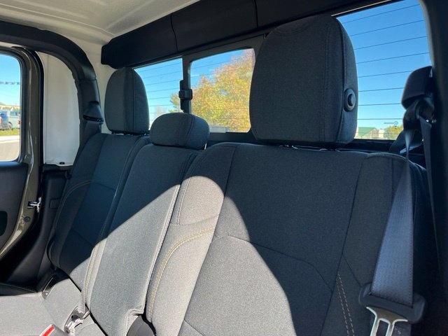Certified 2026 Jeep Gladiator Sport AWD/4WD image 21