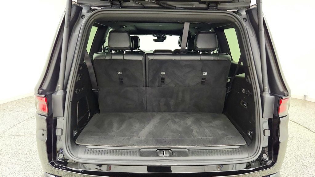 Used 2023 Jeep Wagoneer Series II AWD/4WD image 22