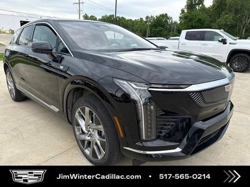 Certified 2025 Cadillac Optiq Luxury 2 w/ LPO, Floor Liner Package AWD/4WD image 4