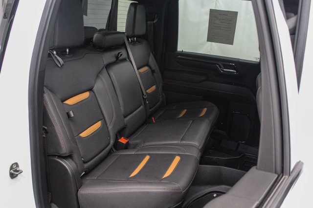 Used 2024 GMC Sierra 2500 AT4 w/ AT4 Preferred Package AWD/4WD image 17