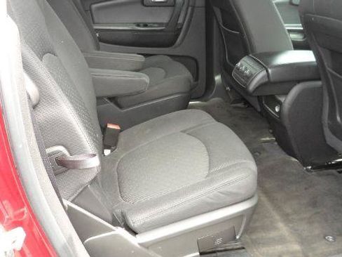 Used 2011 Chevrolet Traverse LT w/ Personal Connectivity Package FWD image 29