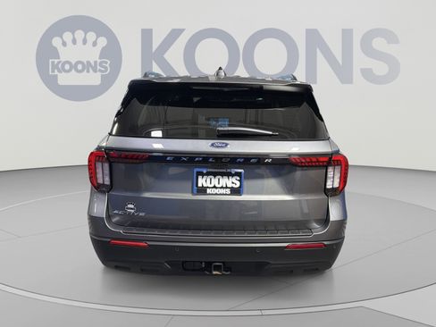Used 2025 Ford Explorer Active RWD image 5