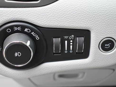 Used 2019 Jeep Cherokee Limited image 17