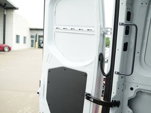 Used 2025 Mercedes-Benz Sprinter 2500 image 19