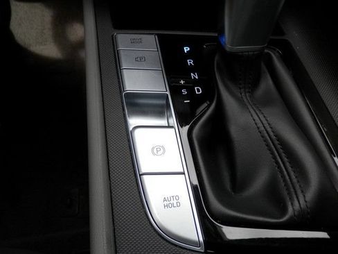 Used 2025 Hyundai Elantra SEL FWD image 28