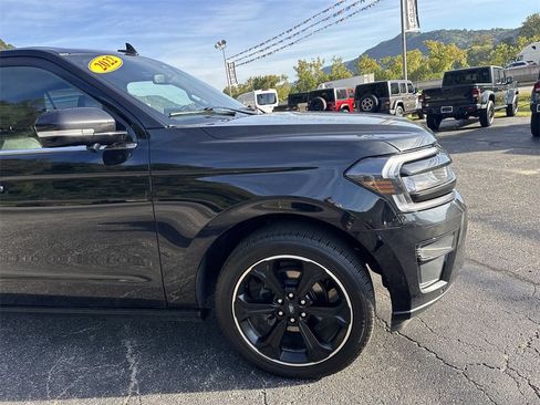 Used 2022 Ford Expedition Limited w/ Equipment Group 303A image 2