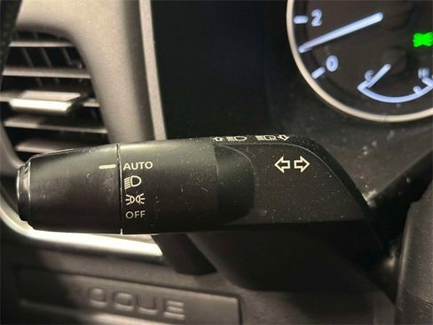 Used 2021 Nissan Rogue S image 26