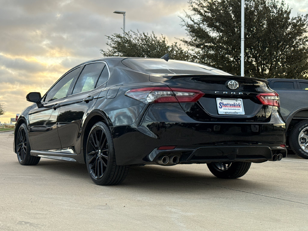 Used 2022 Toyota Camry XSE FWD image 6