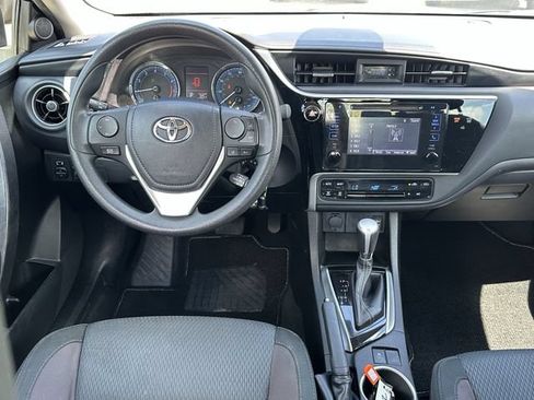 Used 2017 Toyota Corolla LE FWD image 11