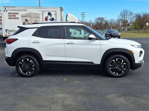 Used 2022 Chevrolet TrailBlazer LT w/ Convenience Package image 11
