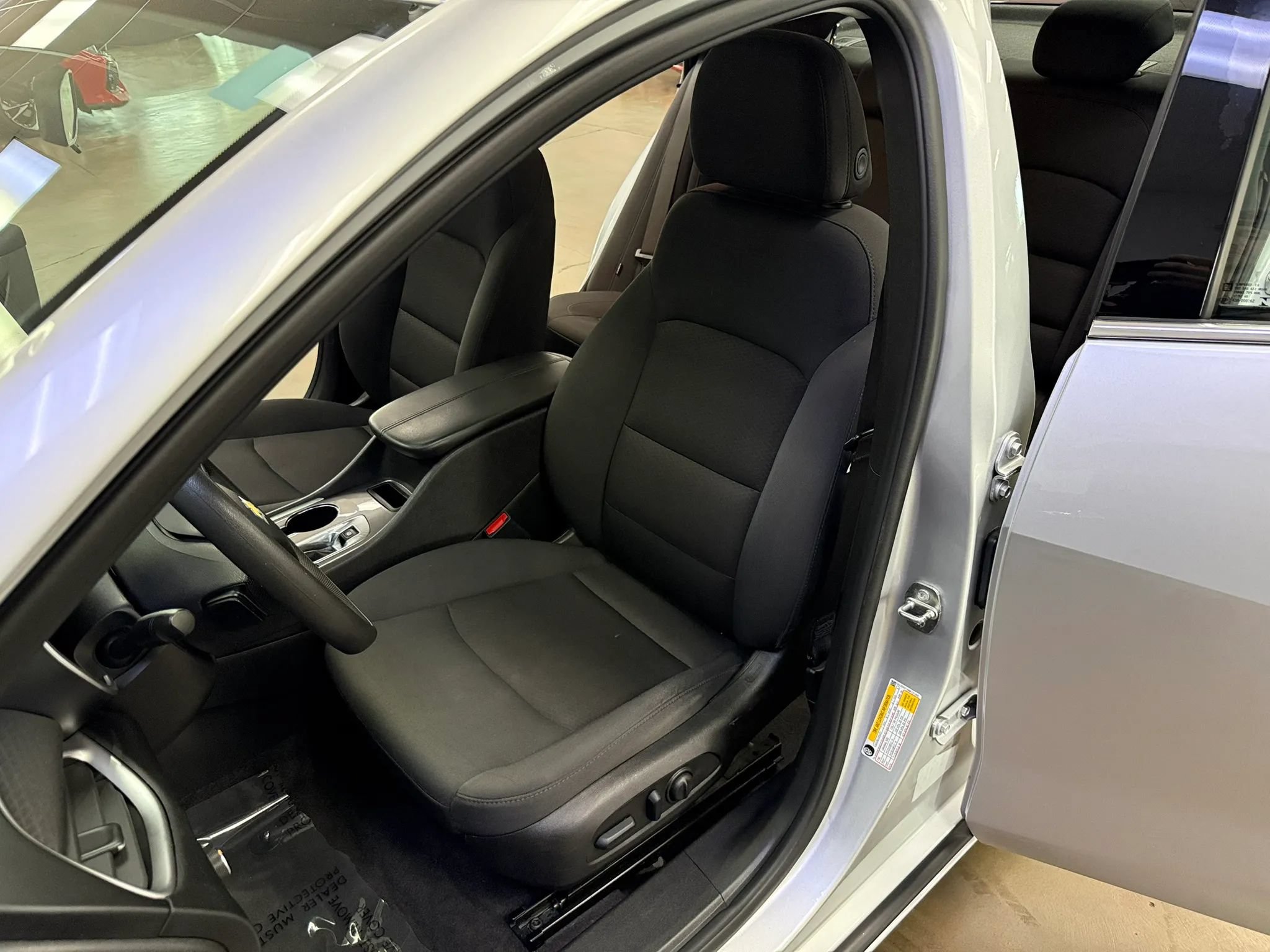 Used 2022 Chevrolet Malibu LT FWD image 12