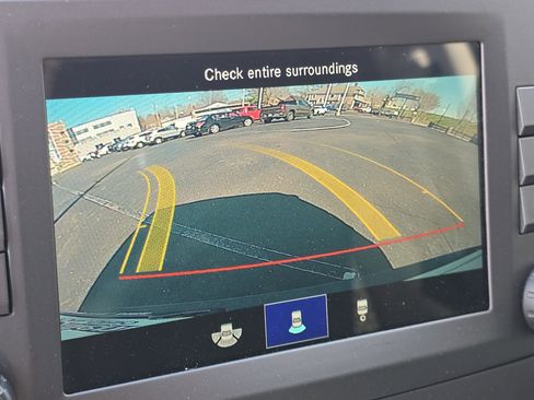 Used 2022 Mercedes-Benz Metris image 3