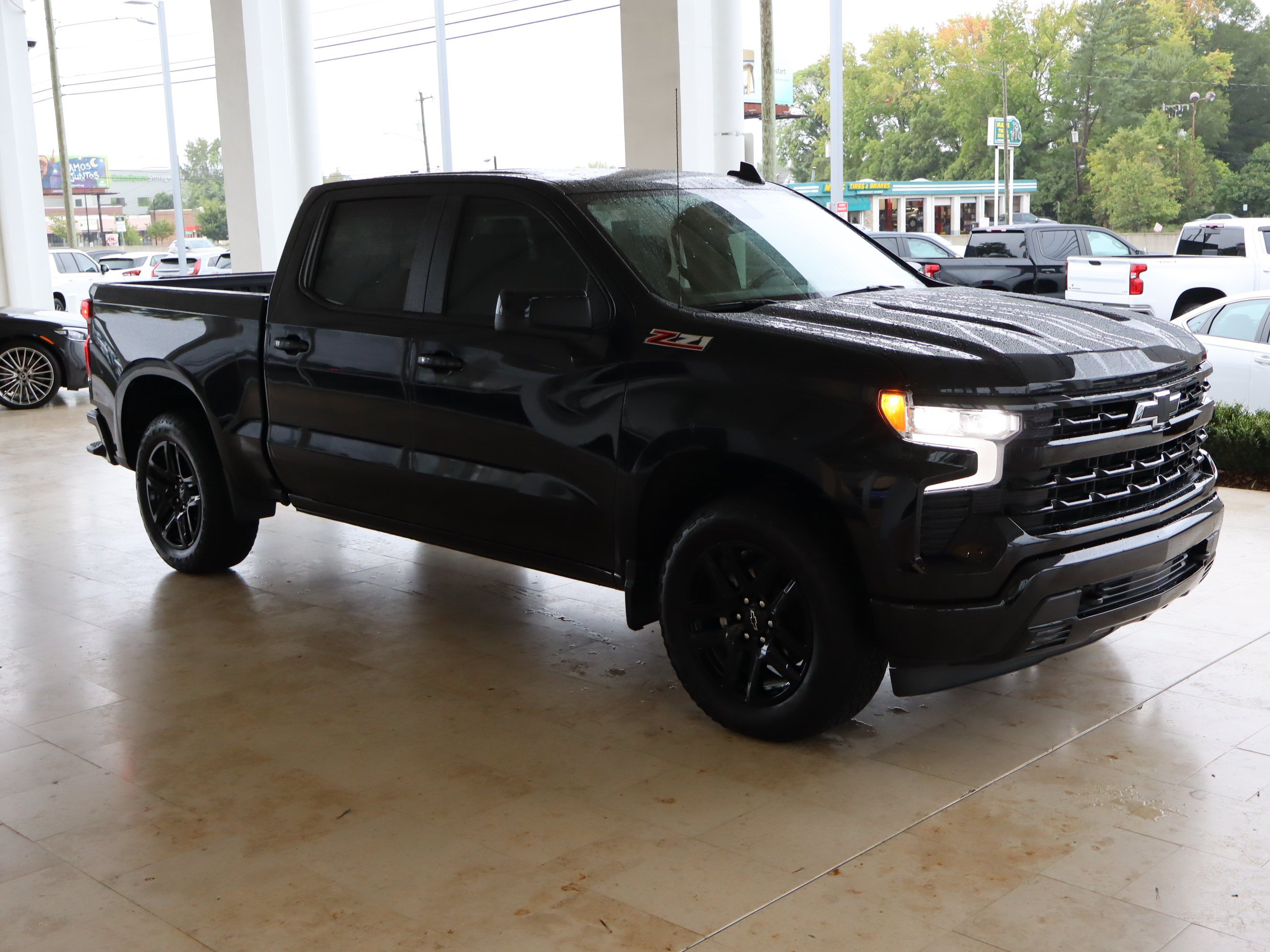 Used 2025 Chevrolet Silverado 1500 RST w/ Convenience Package II AWD/4WD image 2