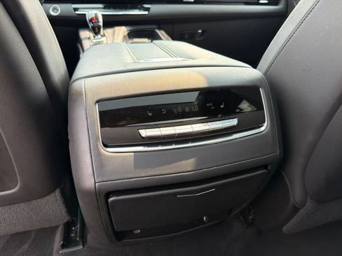 Used 2022 Cadillac Escalade ESV Sport AWD/4WD image 36