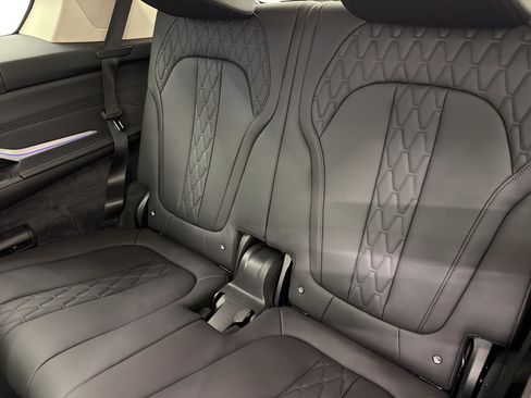 Used 2023 BMW X7 xDrive40i w/ Premium Package AWD/4WD image 28