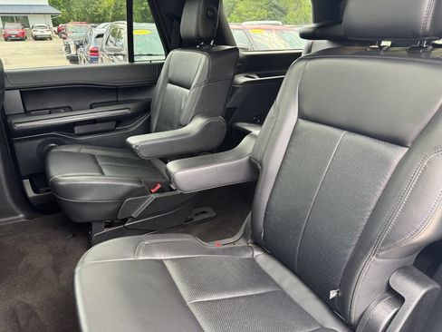 Used 2020 Ford Expedition XLT w/ Equipment Group 201A AWD/4WD image 38