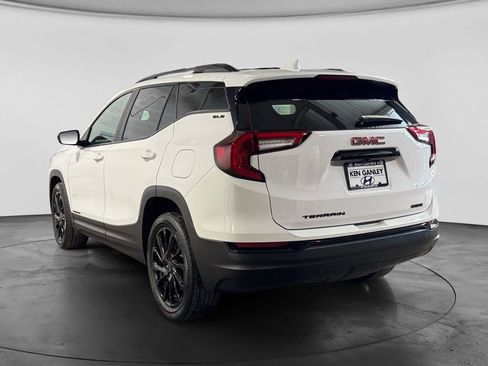 Used 2024 GMC Terrain SLE w/ Driver Convenience Package FWD image 7