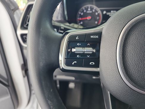 Used 2022 Kia Sorento S FWD image 14