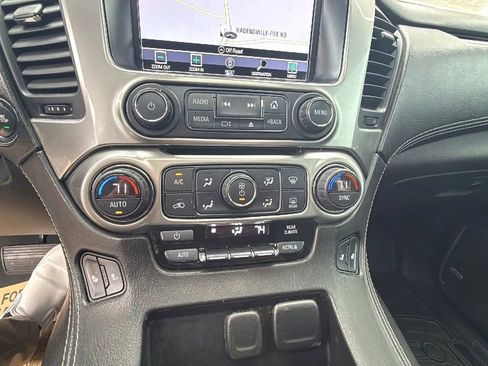 Used 2017 Chevrolet Suburban LT image 28