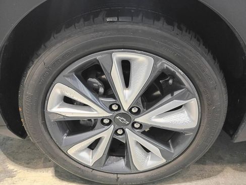 Used 2022 Chevrolet Bolt EUV LT w/ Convenience Package image 21