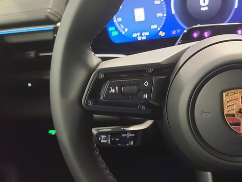 New 2026 Porsche Macan 4 Electric AWD/4WD image 17