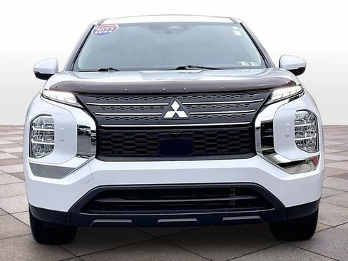 Used 2022 Mitsubishi Outlander ES AWD/4WD image 3