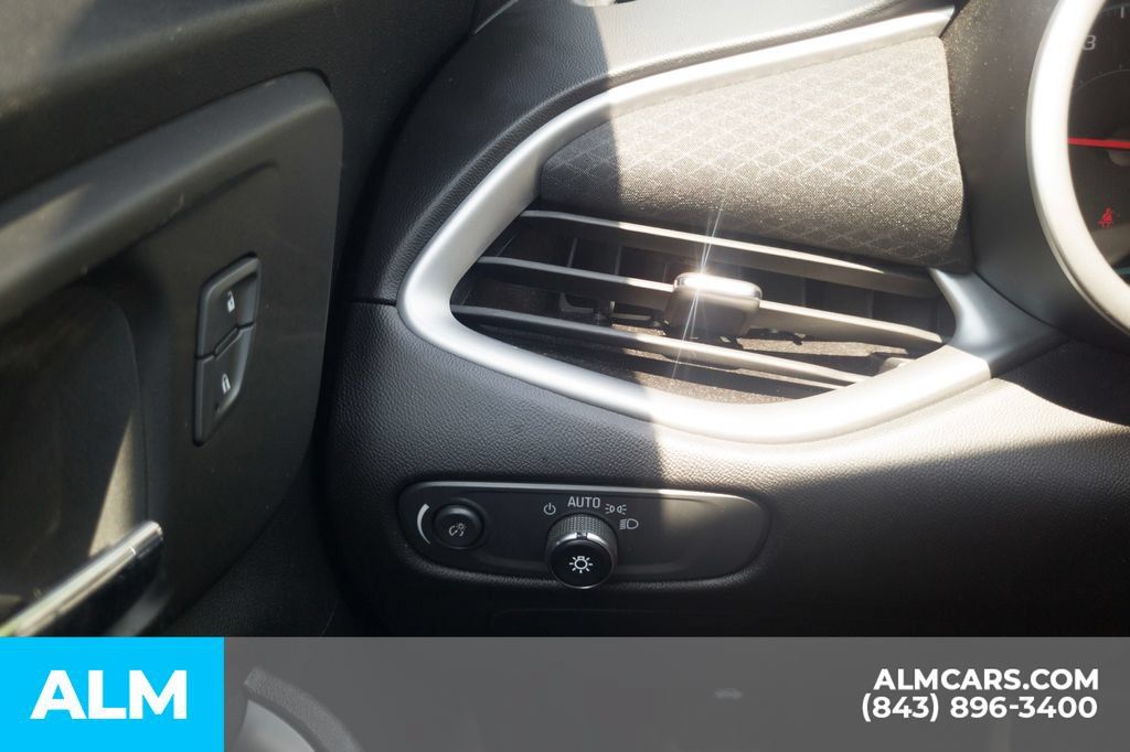 Used 2024 Chevrolet Malibu LT FWD image 32