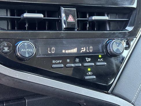Used 2024 Toyota Camry SE FWD image 16