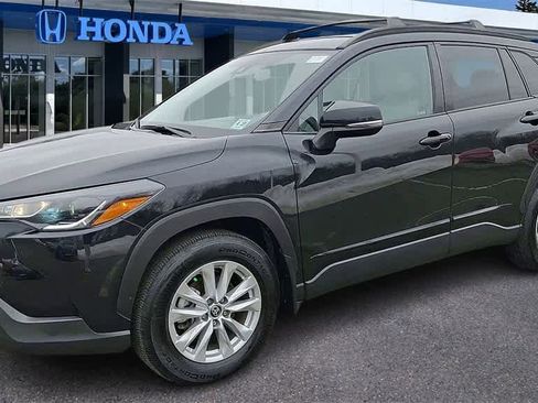 Used 2022 Toyota Corolla Cross LE image 4