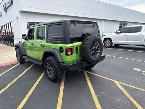 Used 2025 Jeep Wrangler Unlimited Sport AWD/4WD image 7
