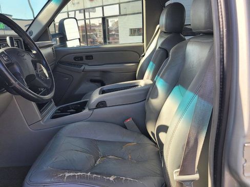 Used 2005 Chevrolet Silverado 2500 LT w/ Skid Plate Package AWD/4WD image 11