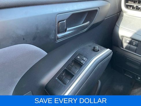 Used 2023 Toyota Highlander L FWD image 17