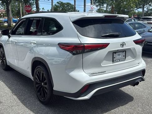 Used 2023 Toyota Highlander XSE image 5