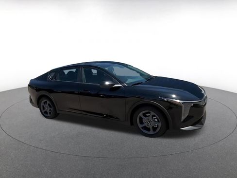Used 2025 Kia K4 FWD image 2