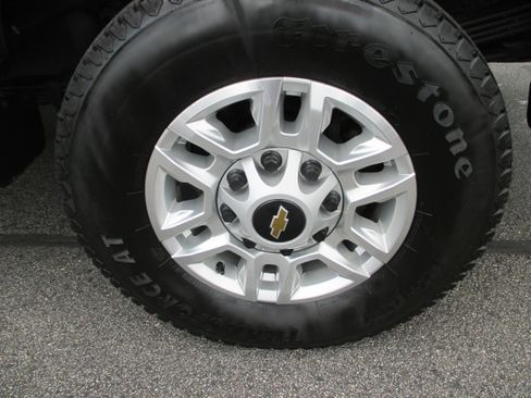 Used 2025 Chevrolet Silverado 2500 LT w/ Convenience Package AWD/4WD image 8