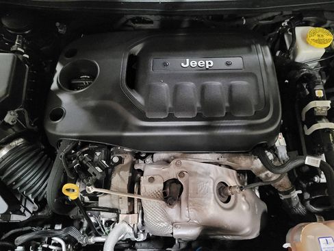 Used 2019 Jeep Cherokee High Altitude AWD/4WD image 30