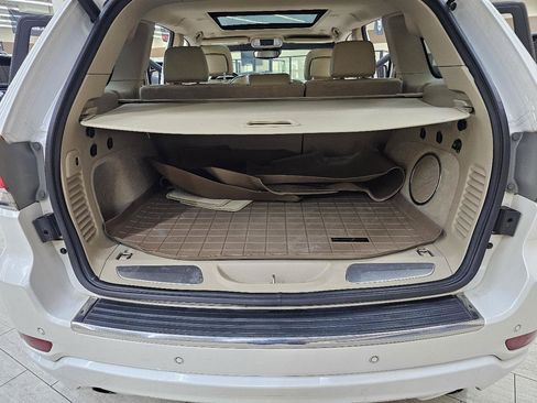 Used 2018 Jeep Grand Cherokee Overland RWD image 13