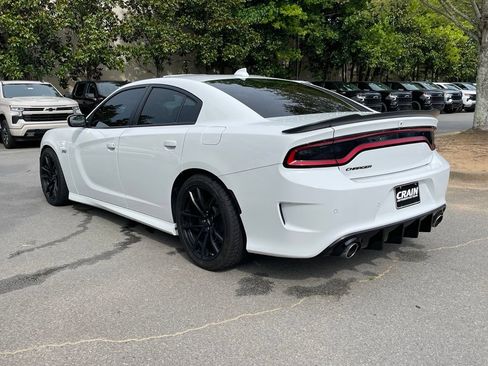 Used 2018 Dodge Charger R/T RWD image 5