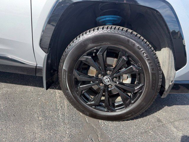 Used 2023 Toyota RAV4 XSE AWD/4WD image 19