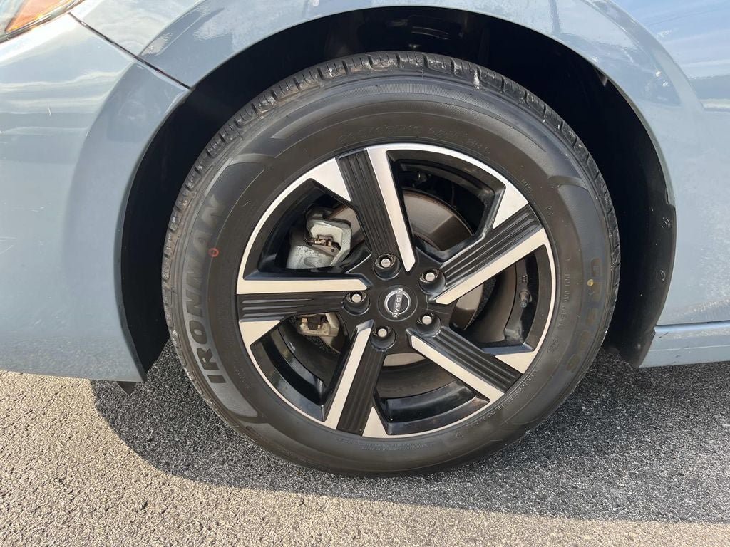 Used 2025 Nissan Sentra SV FWD image 10