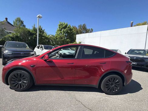 Used 2024 Tesla Model Y Long Range AWD/4WD image 7