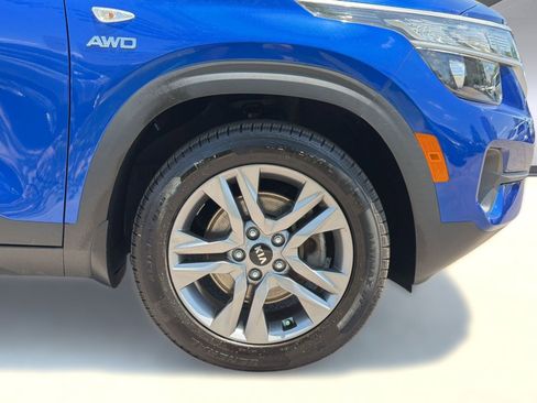 Used 2021 Kia Seltos LX AWD/4WD image 12
